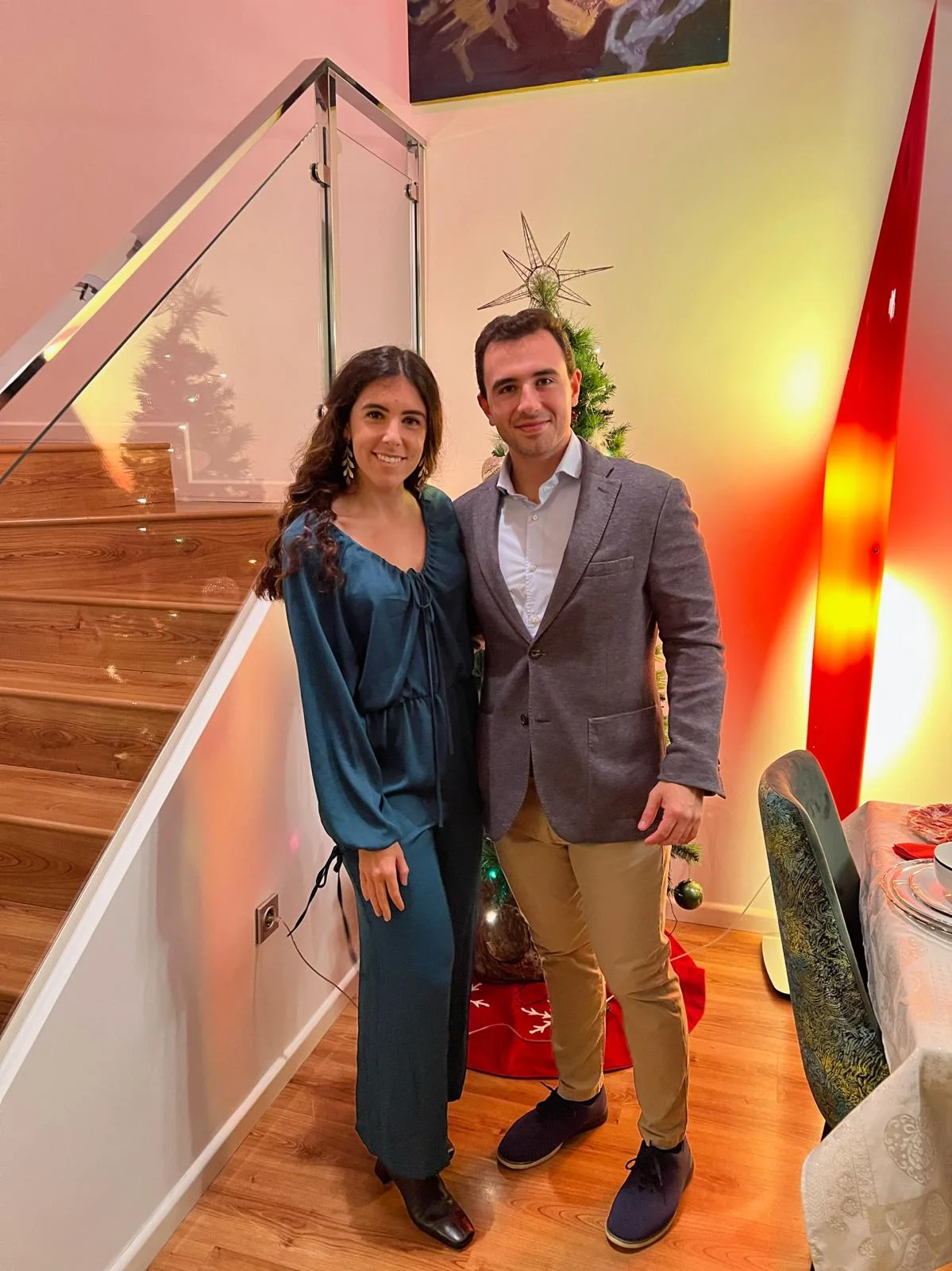 María y Luis vestidos para Navidad