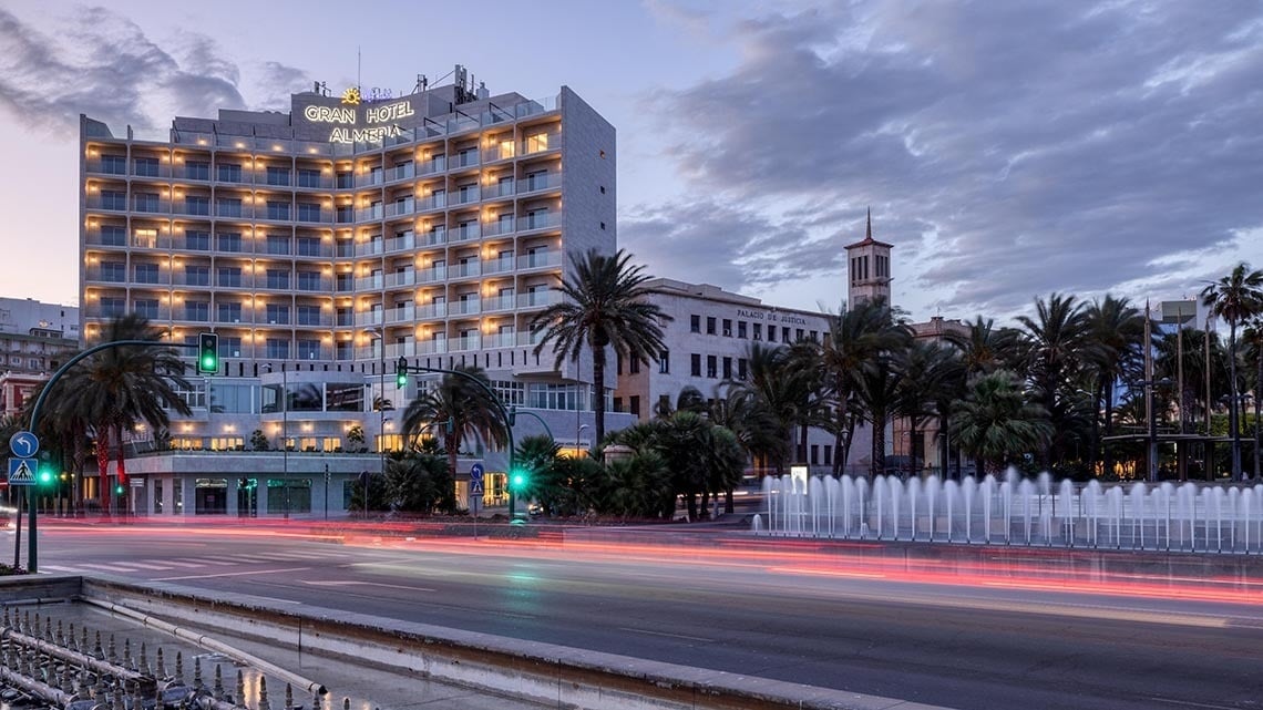 Fachada de Ohtels Gran Hotel Almería